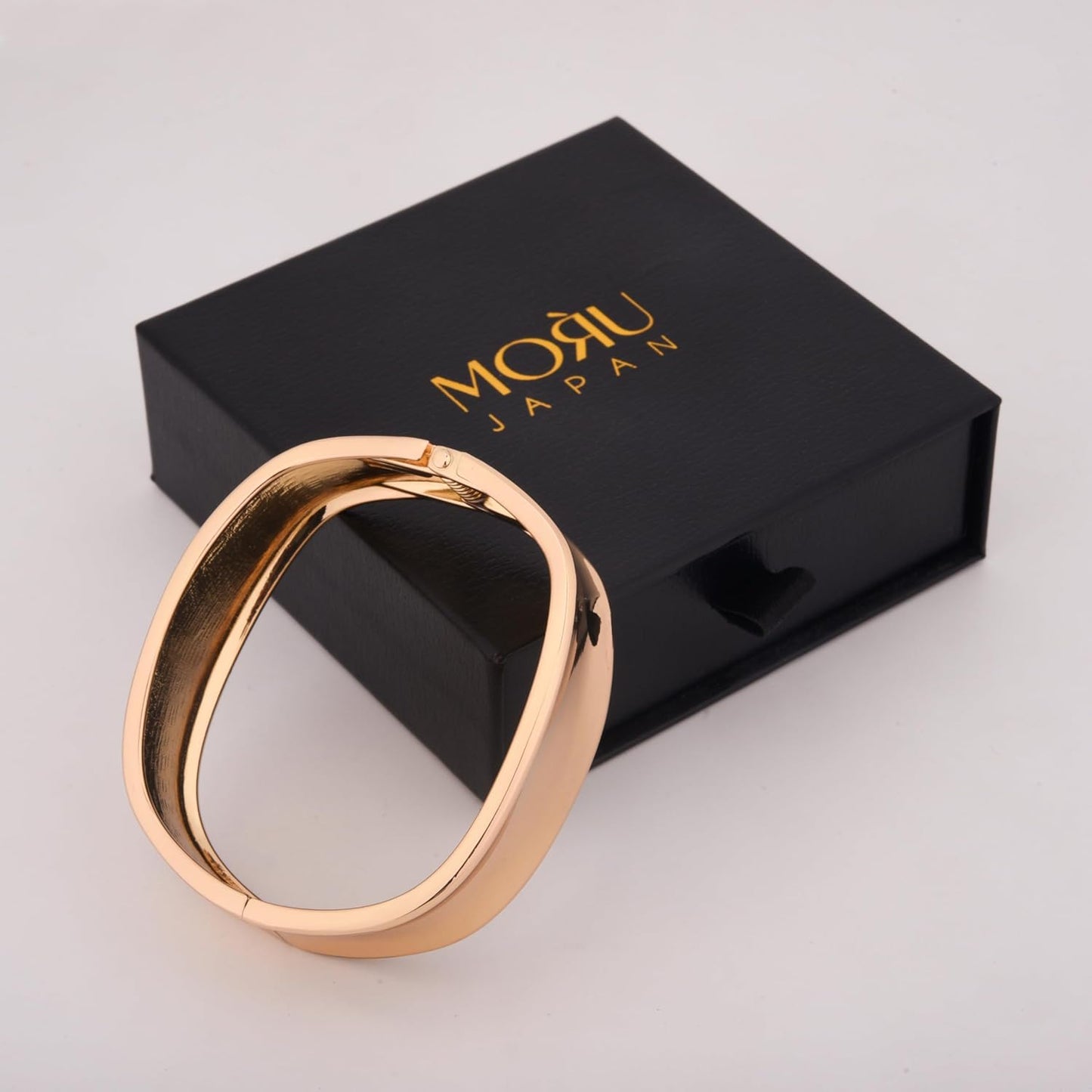 MORU Ovalis Kada Bangle for Women | Sleek Openable Bracelet | Fashion Jewellery for Weddings, Parties & Gifting