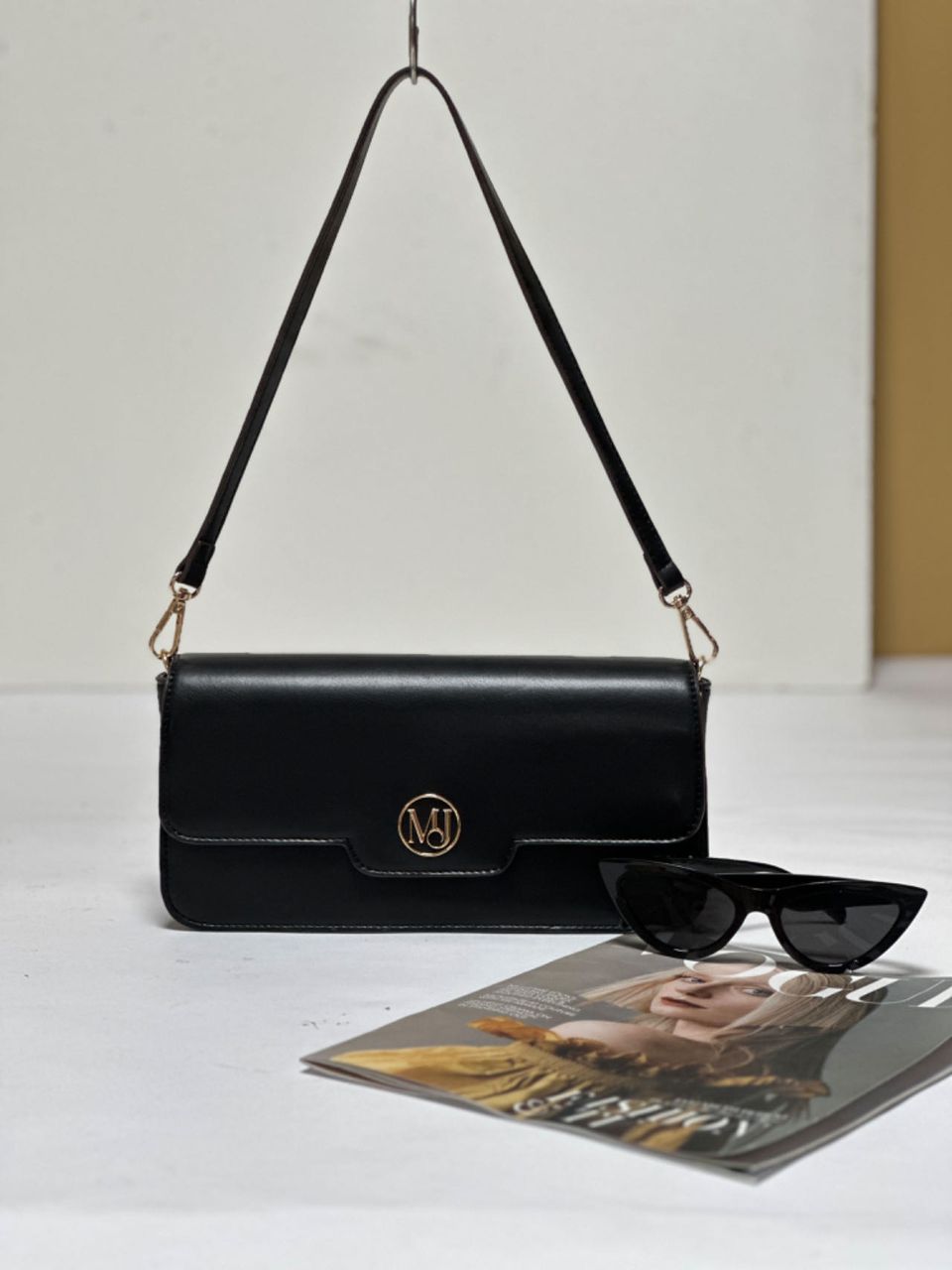 MORU Shoulder Bag