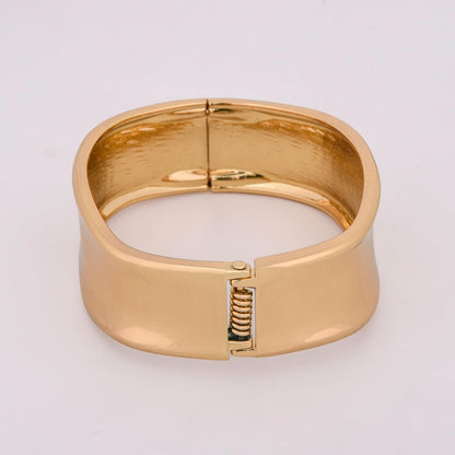 MORU Ovalis Kada Bangle for Women | Sleek Openable Bracelet | Fashion Jewellery for Weddings, Parties & Gifting