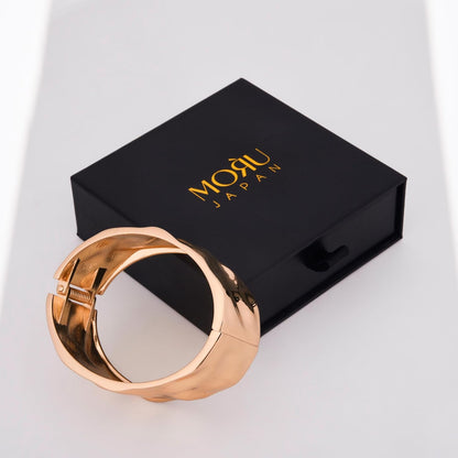 MORU Radiant Textured Kada Bangle for Women | Wide Openable Bracelet | Fashion Jewellery for Weddings, Parties & Gifting