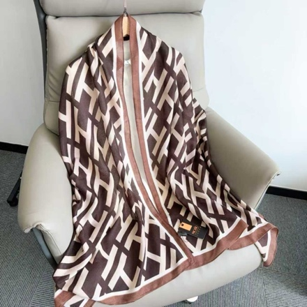 MORU Eterna Luxe Women’s Geometric Harmony Scarf